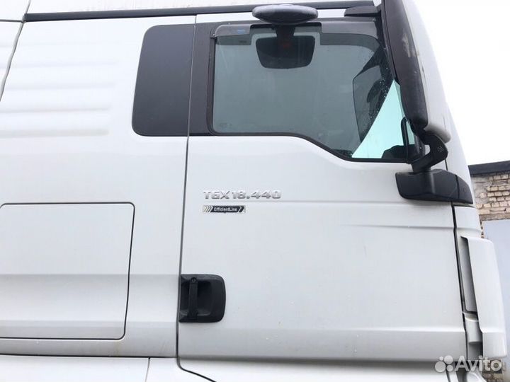 Дверь в сборе правая Man