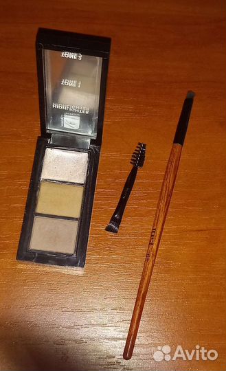 Тени для бровей и кисть