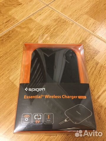 Беспроводная зарядка Spigen