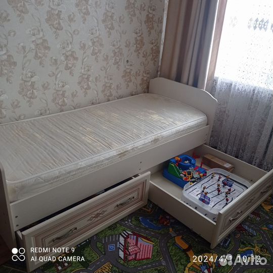 Кровать