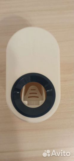 Дозатор для зубной пасты