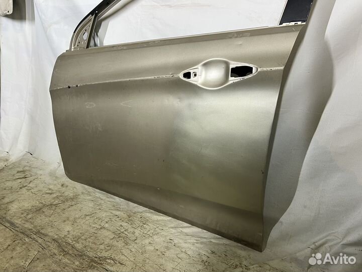 Hyundai solaris дверь