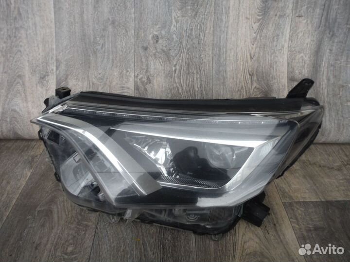 Фара левая №100 Toyota RAV4 XA45 2016