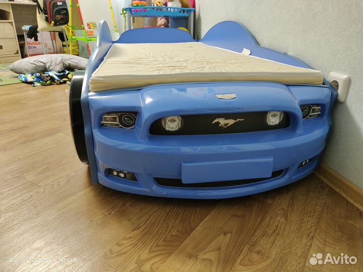 Детская кровать машина с матрасом