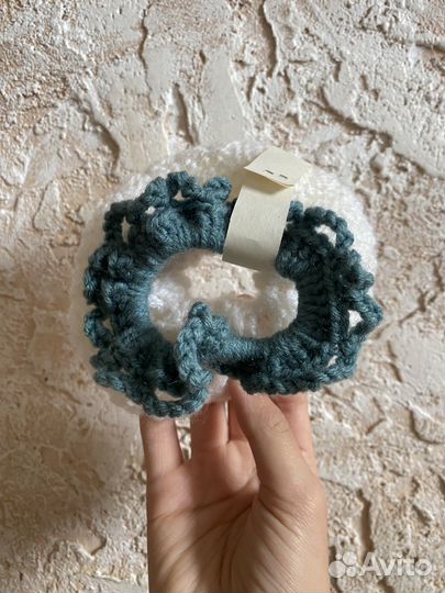 Резинка для волос вязанная