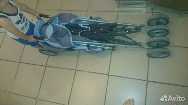 Коляска-трость