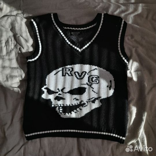 Жилетка женская вязанная