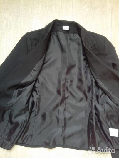 Новый черный пиджак р.42-44