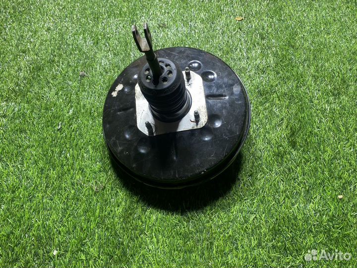 Усилитель тормозов вакуумный Renault Logan