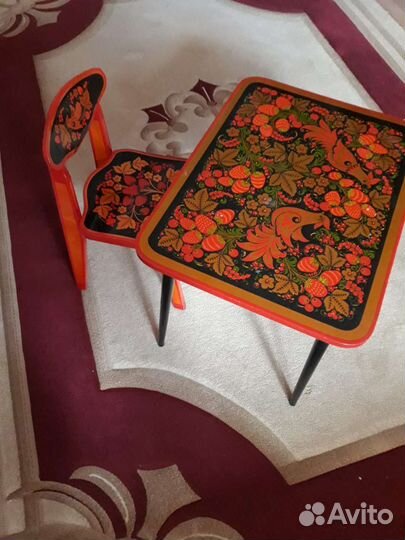 Детский стол со стулом