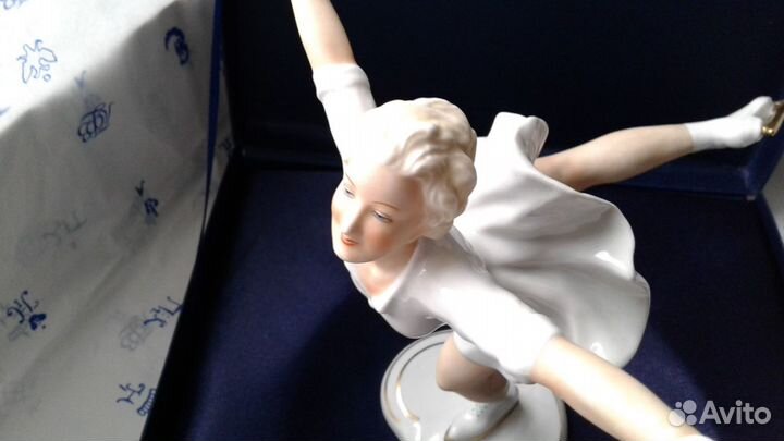 Статуэтка Германия, Фигуристка