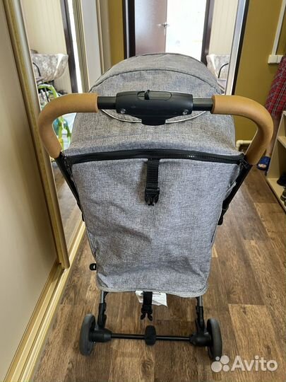 Прогулочная коляска трость