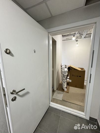 Входная дверь от застройщика