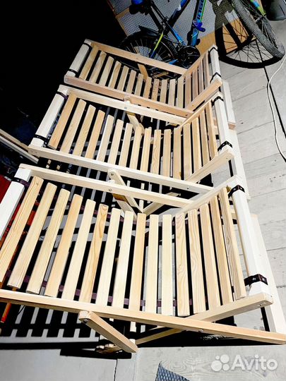 Кресло шезлонг из дерева