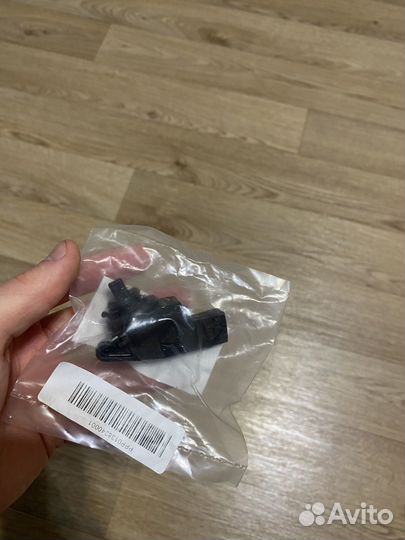 Замок бензобака, привод открывания замка Nissan