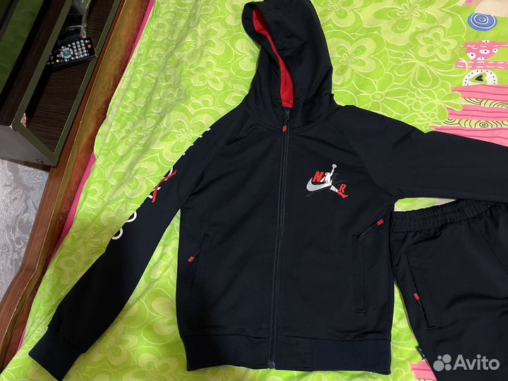 Костюм спортивный