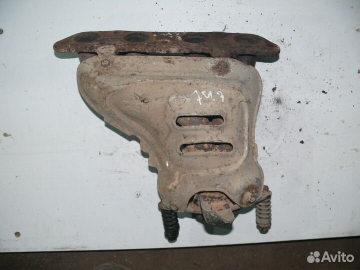 Выпускной коллектор Toyota Corolla 150 1,6 л 1ZR