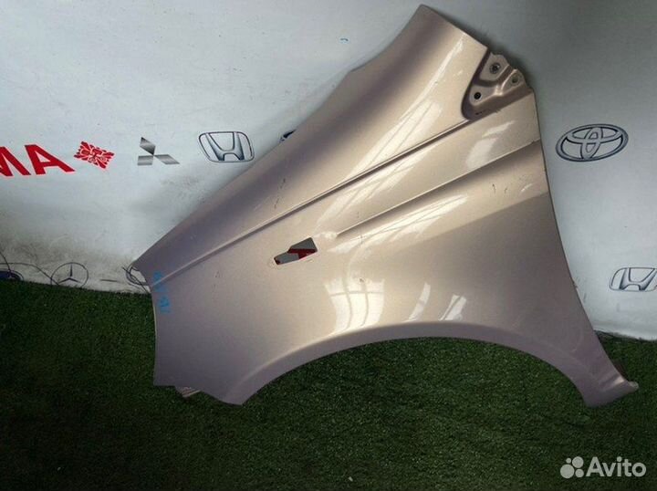 Крыло переднее левое Toyota Vitz NCP10