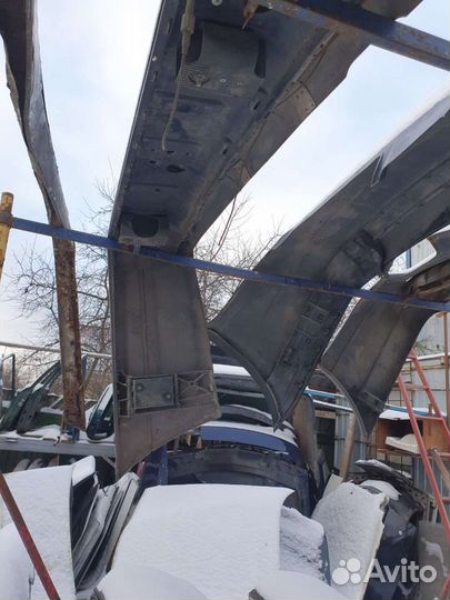 Задний бампер на мерседес 140