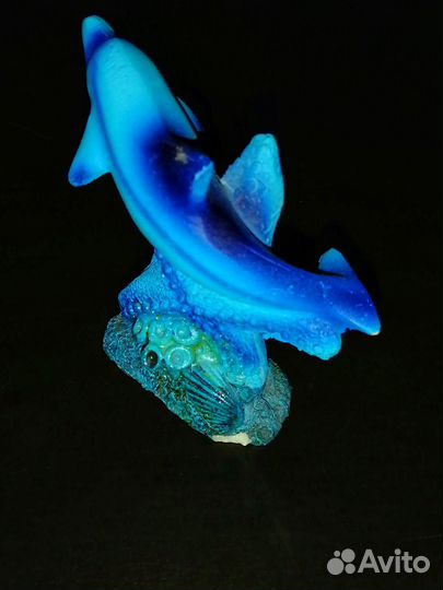 Статуэтка дельфин