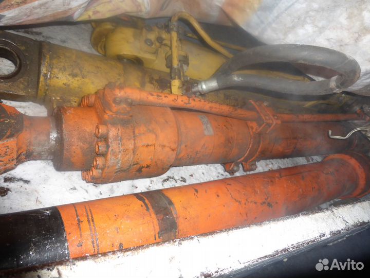 Гидроцилиндр ковша kraneks EK-240