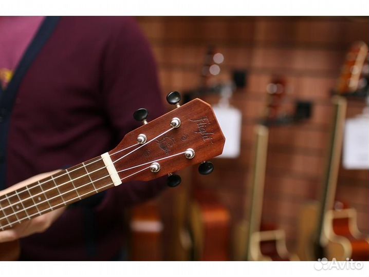 Flight NUB310 укулеле баритон с чехлом