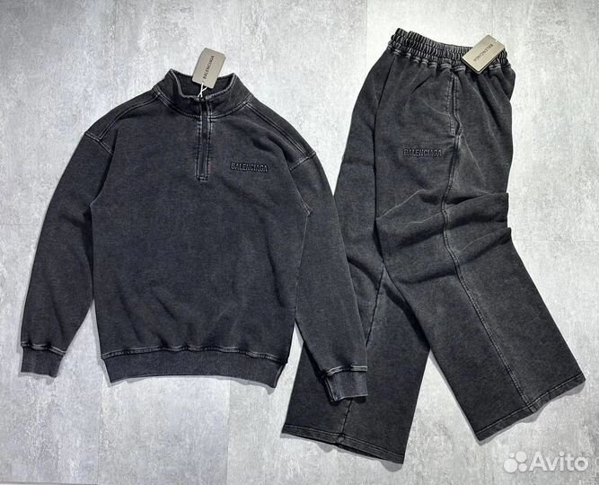 Спортивный костюм balenciaga с широкими штанами