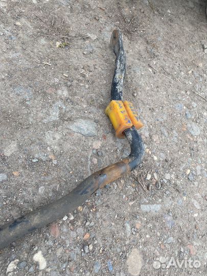 Стабилизатор передний Mitsubishi diamante f31a