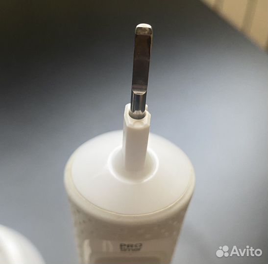 Электрическая зубная щетка oral b