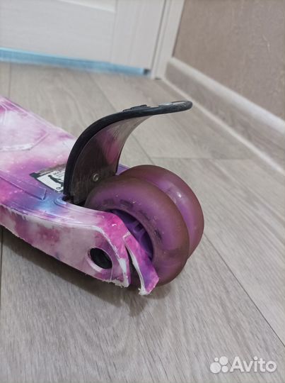 Самокат детский со светящимися колесами