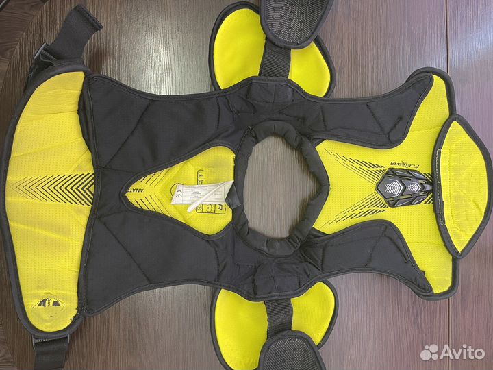 Нагрудник хоккейный Bauer Supreme 1S Jr L