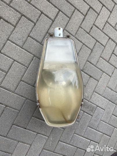 Фонарь уличный на столб с лампой