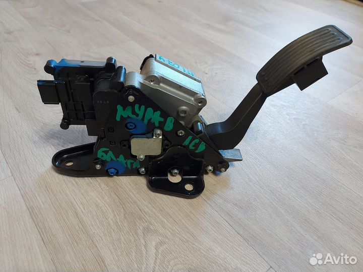 Педаль газа Nissan Patrol