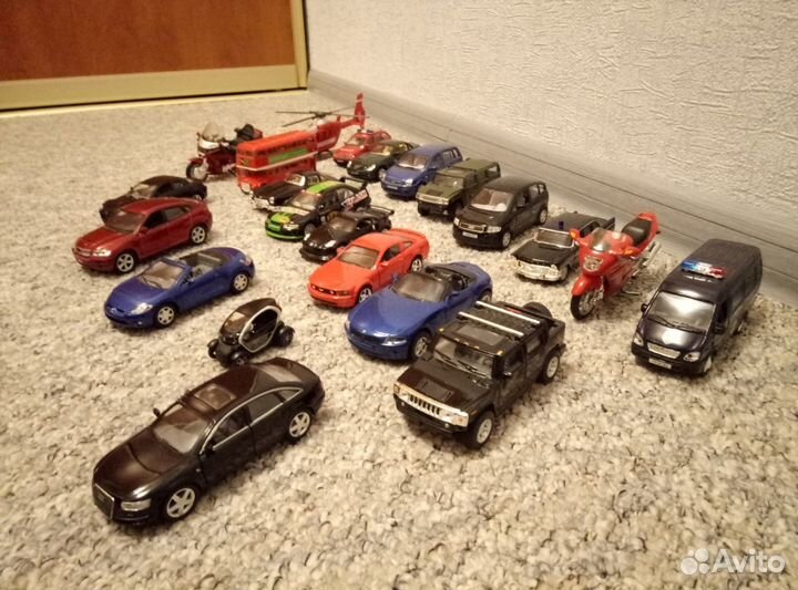 Модельные металлические машинки новые