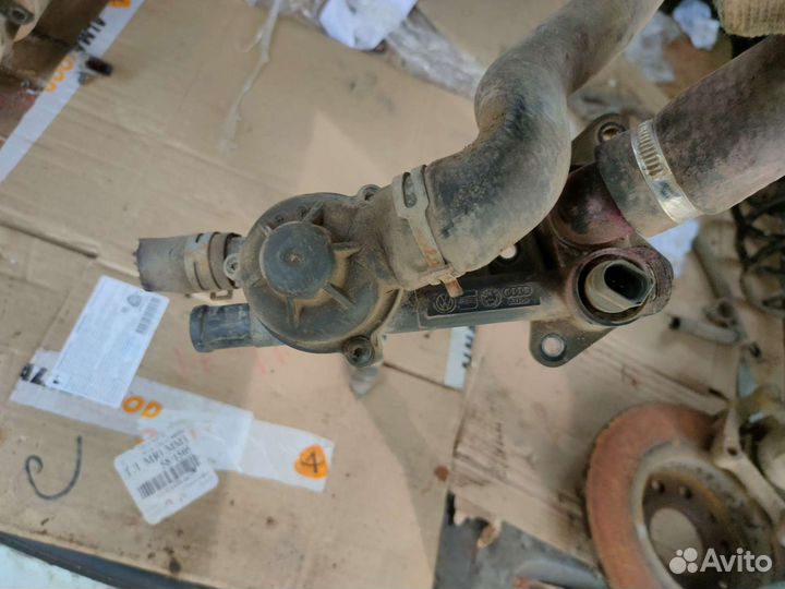 Корпус термостата Skoda Fabia 2 1.2