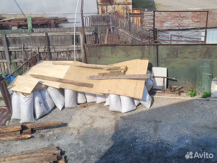 Опилки стружка бесплатно. Мешков 50