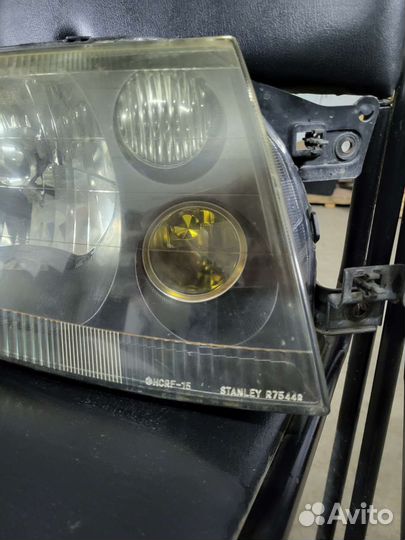 2 фары mitsubishi RVR