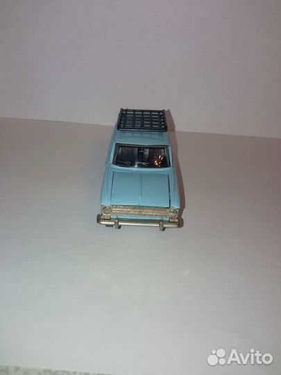 Модель автомобиля 1:43 СССР москвич 427
