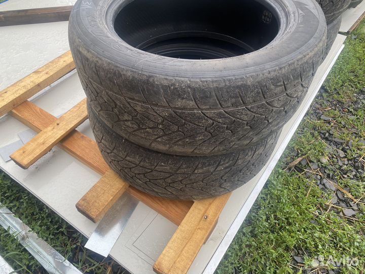 Kumho Power Grip 874 285/60 R20