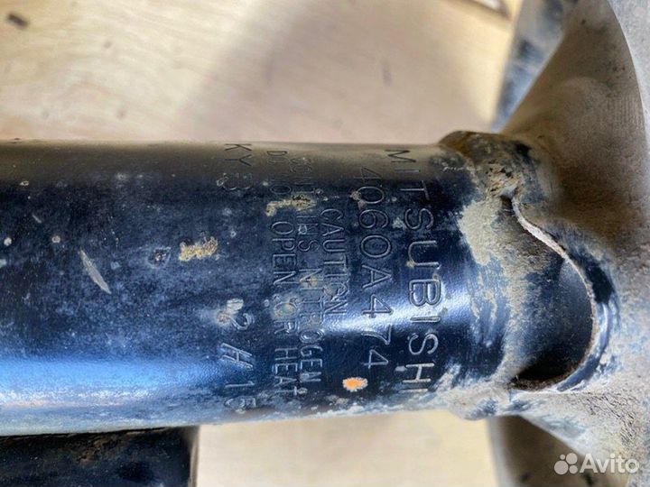 Стойка подвески передняя правая Mitsubishi Asx 12