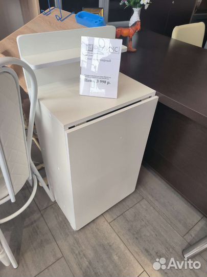 Стол письменный или маникюрный с выставки