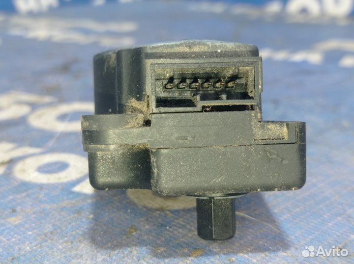 Моторчик заслонок отопителя Mercedes-Benz W220