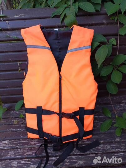 Спасательный жилет