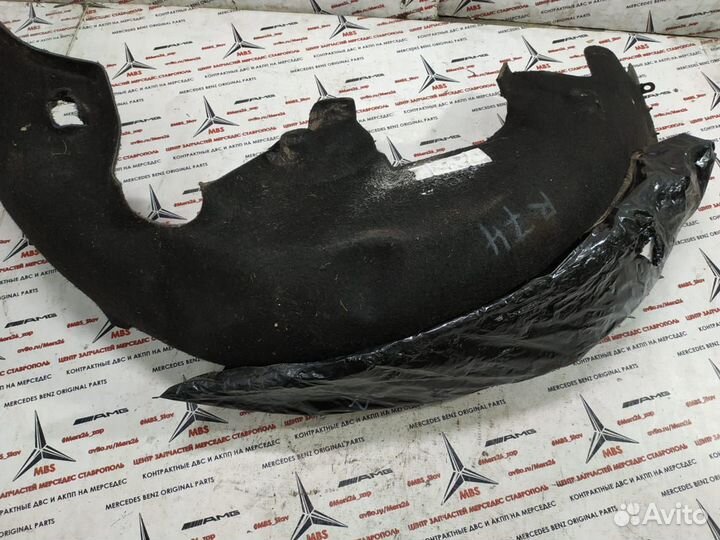 Подкрылок задний W204 Mercedes