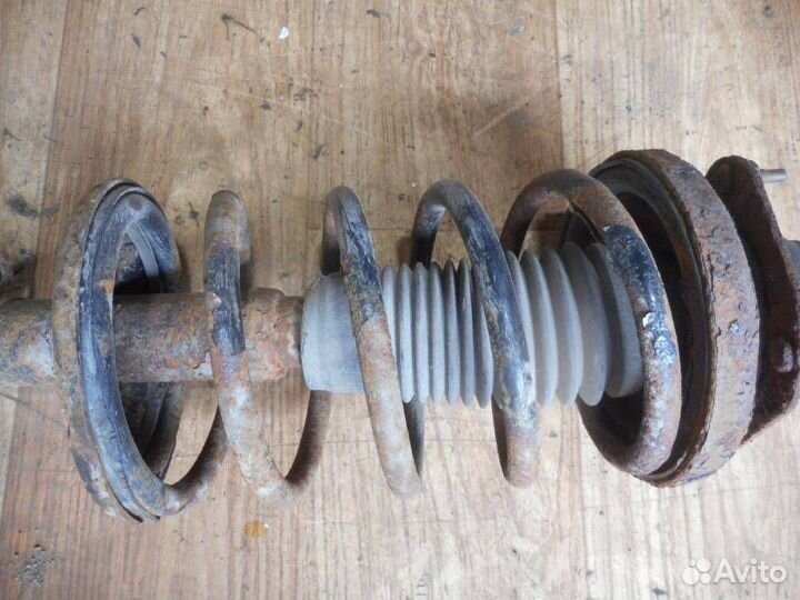 Пружина передняя Kia Sephia 1993-1997