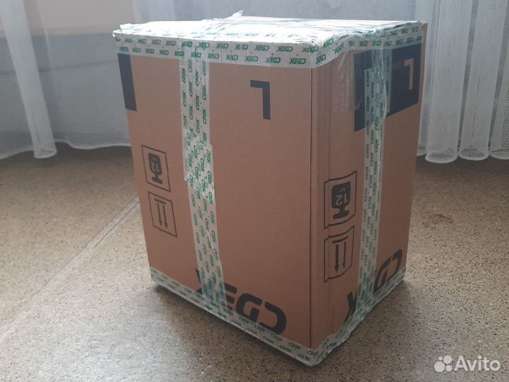 Коробка женских вещей для Ларисы