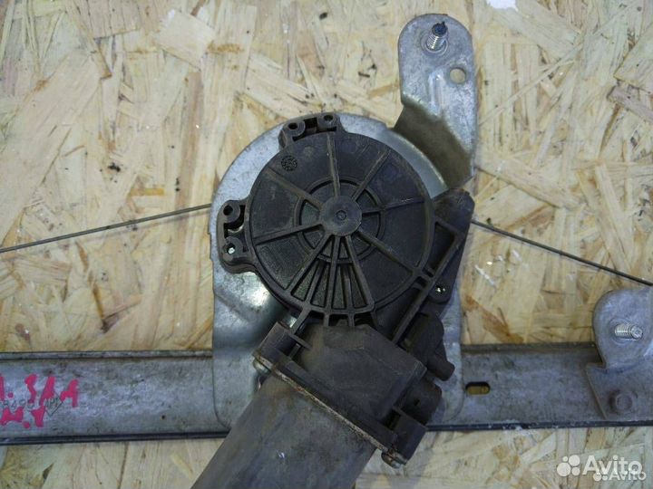 Стеклоподъемник электро задний левый Renault Logan