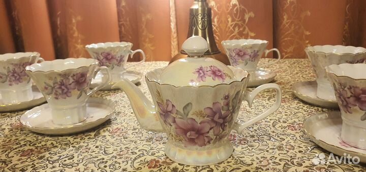 Фарфоровый чайный сервиз
