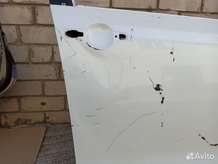 Дверь передняя правая Suzuki Swift 4