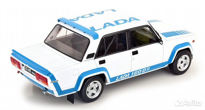 VAZ 2105 vfts 1983 Белый 1/18 IXO